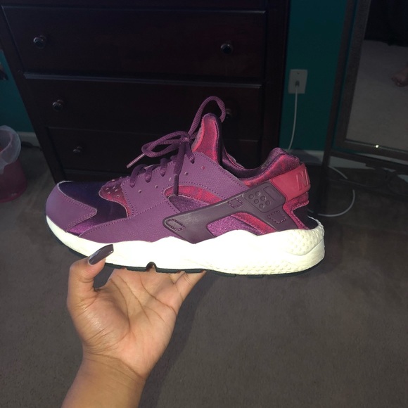 pink and purple huaraches